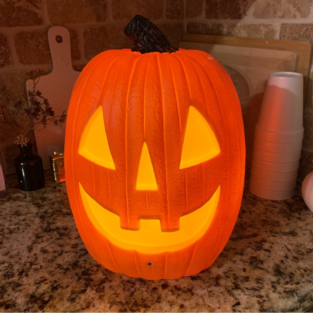 Haunted Halloween Light up & Sound Blow Mold Jack o Lantern Pumpkin 🎃